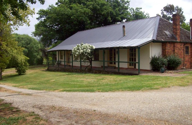 Colonial Inn Guest Rooms