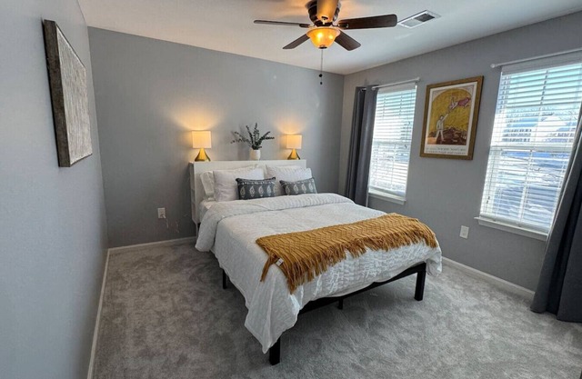 Colonial Playland - 5BD, Private Yard, Game Room