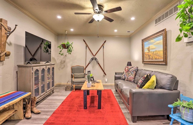 Colorado Cowboy Cottage: 12 Mi to Downtown Denver