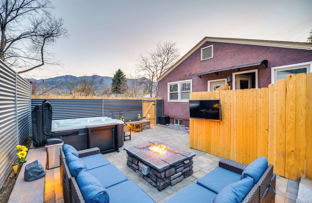 Colorado Springs Apt w/Private Hot Tub