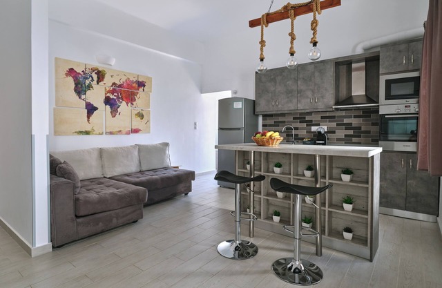 COLORS IN NAOUSA - LUXURY HOUSE IN NAOUSA