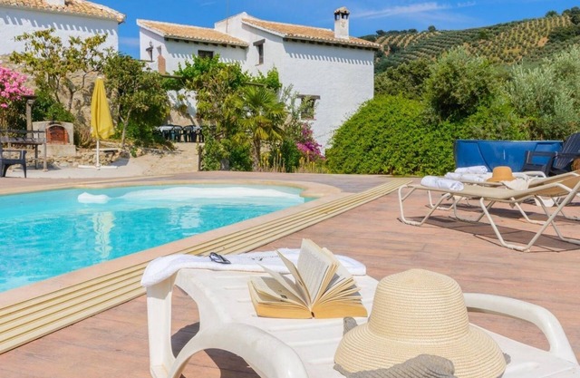 Combinación Serval y Pedrizas Montefrío by Ruralidays