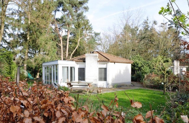 Come and enjoy the beautiful detached bungalows, fully equipped with a spacious kitchen and cozy fireplace