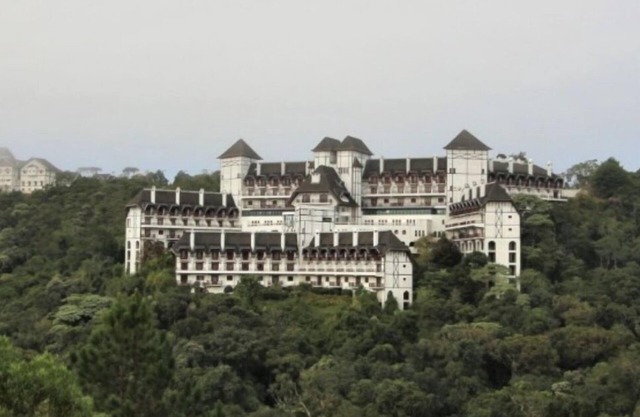 Come and stay in a beautiful castle in the mountains of campos do jordao