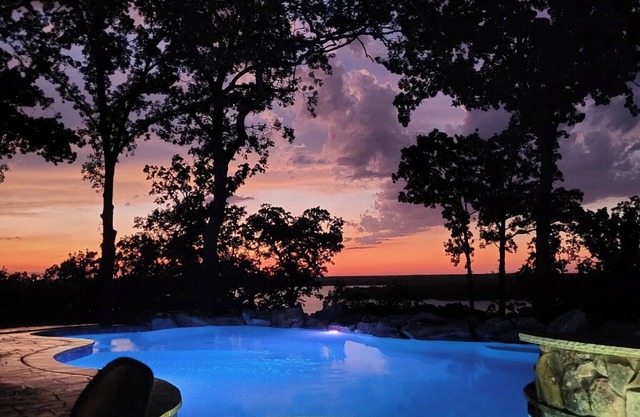 Come enjoy the breathtaking views from the High Country Retreat