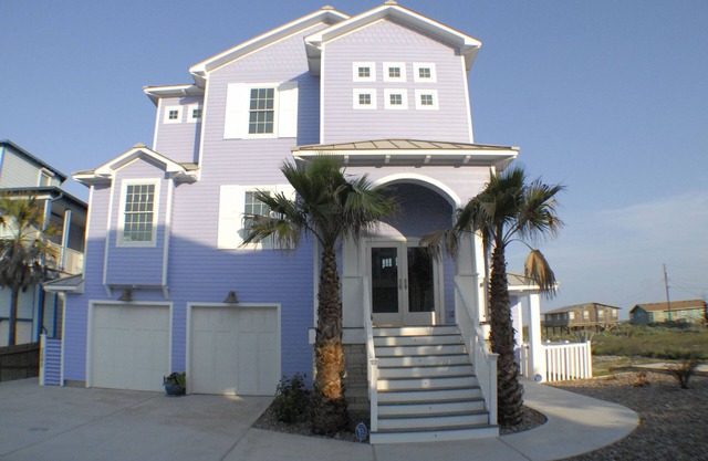 Come Sea the View Main House as seen on HGTV with 270 degree views & boardwalk