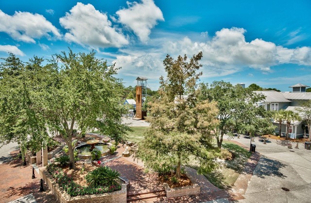 Come See Baytowne Wharf The Heart of Sandestin! Restaurants,Shops,& Nightlife!