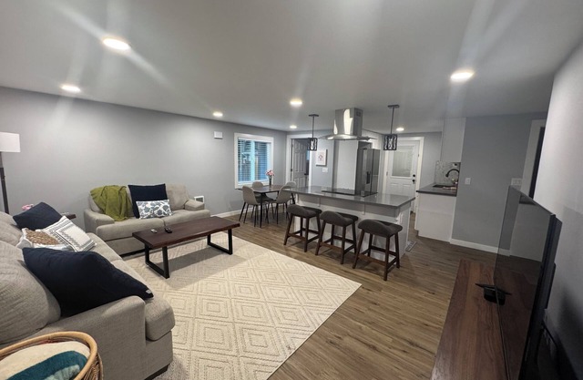 Comfort & Convenience! 2BR Near SEA Airport & Downtown Seattle