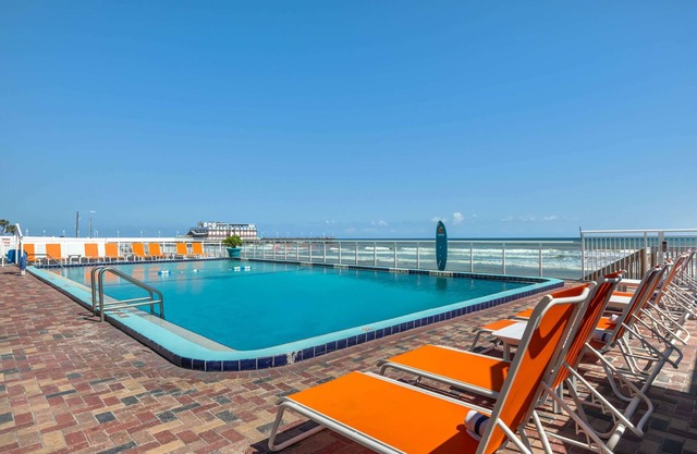 Comfort Inn & Suites Daytona Beach Oceanfront
