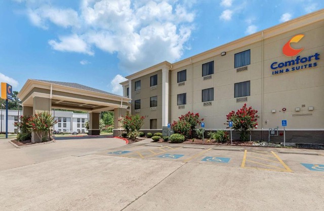 Comfort Inn & Suites El Dorado