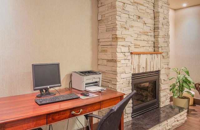 Comfort Inn & Suites University