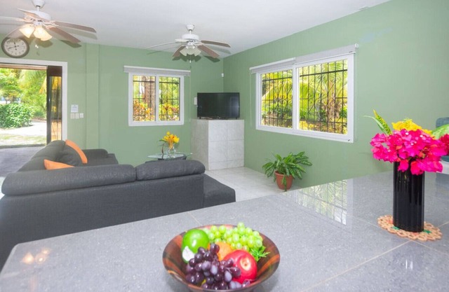 Comfort – Modern Spacious 2BDRMS Condo in West End