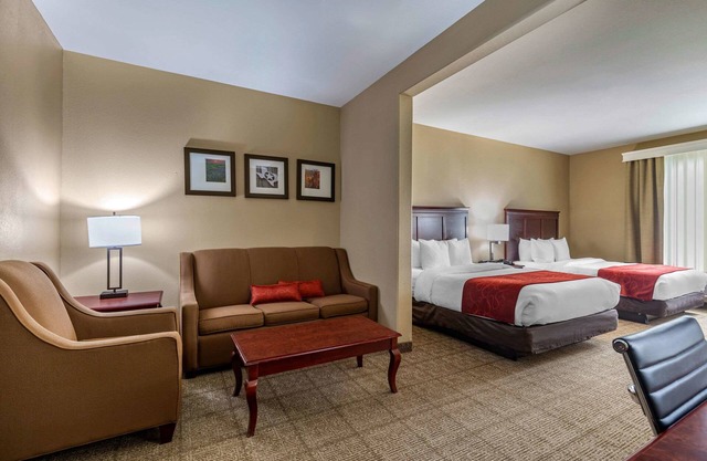 Comfort Suites Ennis
