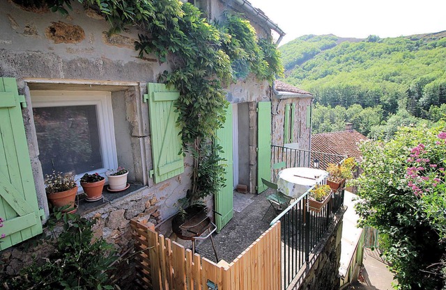 Comfortable 70m2 apartment in stone house