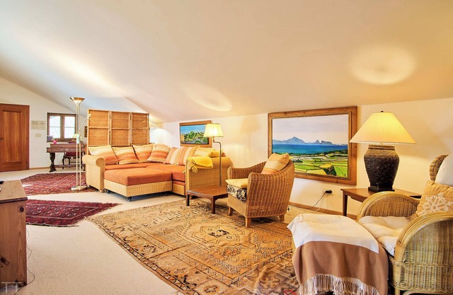 Comfortable and spacious apartment with garden