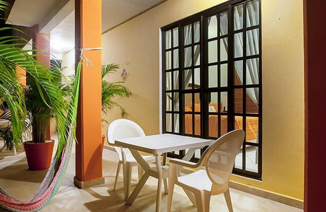 Comfortable apartment next to sparkling pool