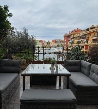 comfortable apartment in an elite area with a beautiful veranda