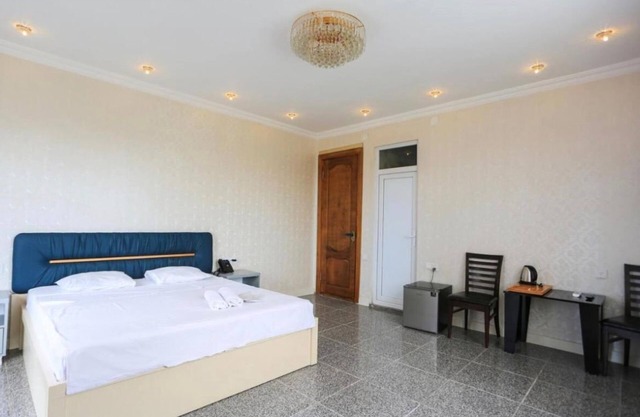 Comfortable B&B with WiFi, fitness room in superb Batumi