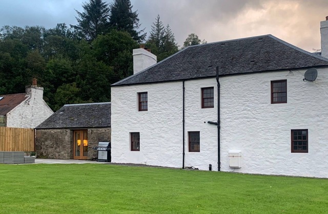 Comfortable Detached House with Mountain and Meadow views