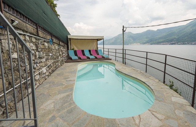 Comfortable family-friendly accommodation with picturesque lake views