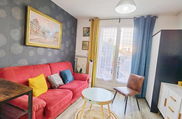 Comfortable house 45m2, 20 min to Paris with BBQ and shared private garden