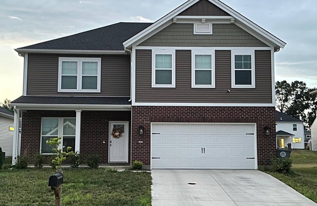 Comfortable house where guests feel welcome.n10 minutes from Evansville Airport