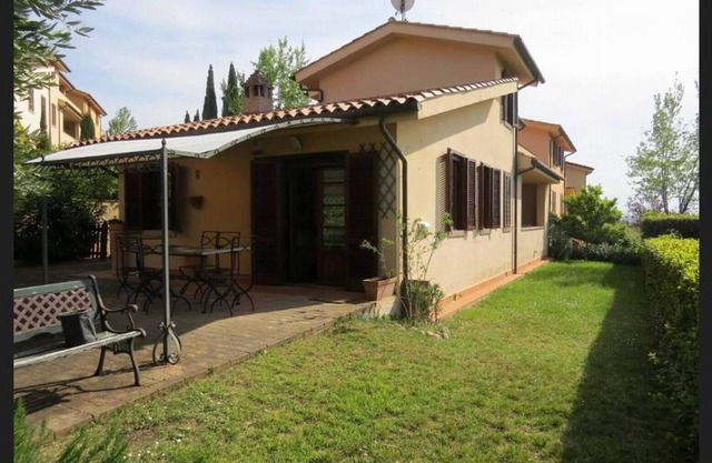 Comfortable independent apartment in Pomaia,with private garden,Wi-Fi, view