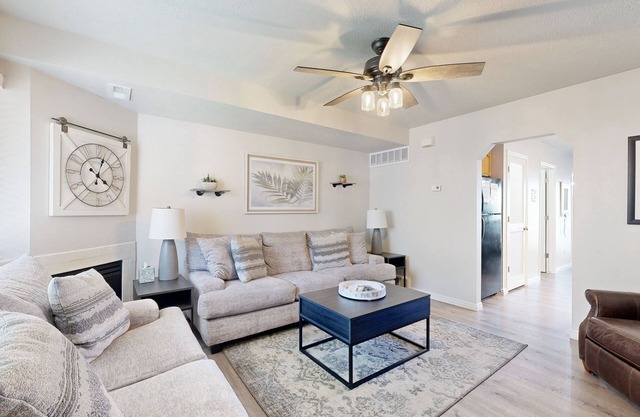Comfortable lake-view getaway with central AC, WiFi, pool & hot tub