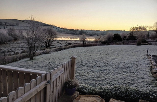 Comfortable Mobile Home in the Countryside
