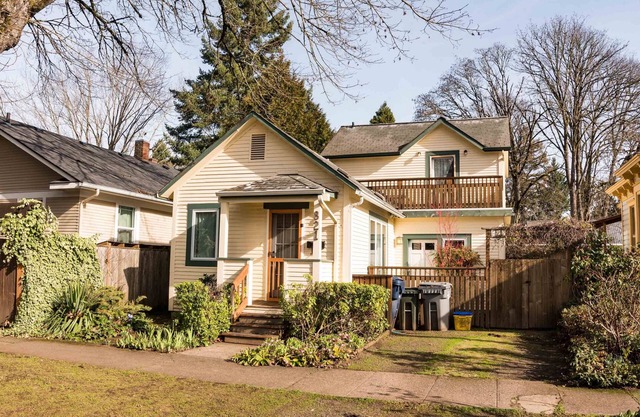 Comfortable renovated cottage from 1910 - easy access to everything