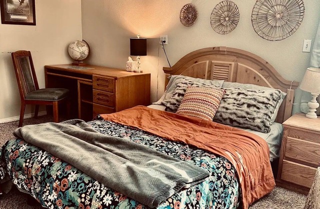 Comfortable room with dedicated bathroom in a Family Home. Nice area
