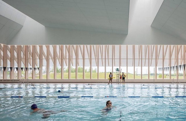 COMFORTABLE SHORT TERM STAY IN MISSISSAUGA ONTARIO, CLOSE TO ALL AMENITIES, PARK