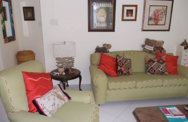 Comfortable & spacious one bed westcoast apartment, near shops, beach and pool.