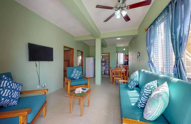 comfortable stay! perfect location amazing sun and reef view