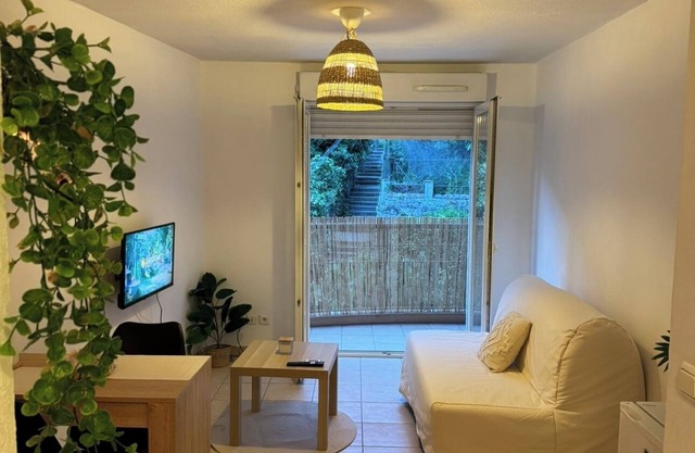 Comfortable studio with unobstructed view