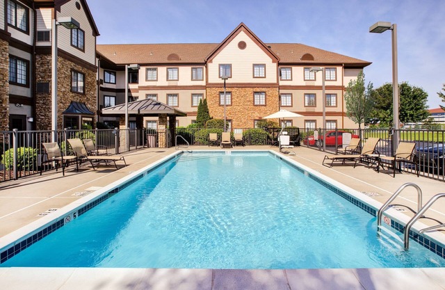 Comfortable Suite in Louisville! Free Breakfast Buffet + Shared Outdoor Pool | Great for Business Travelers!