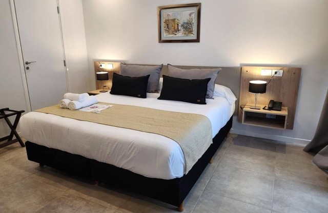 Comfortable Unit Near Plaza Alberdi With Breakfast Indoor And Outdoor Pools