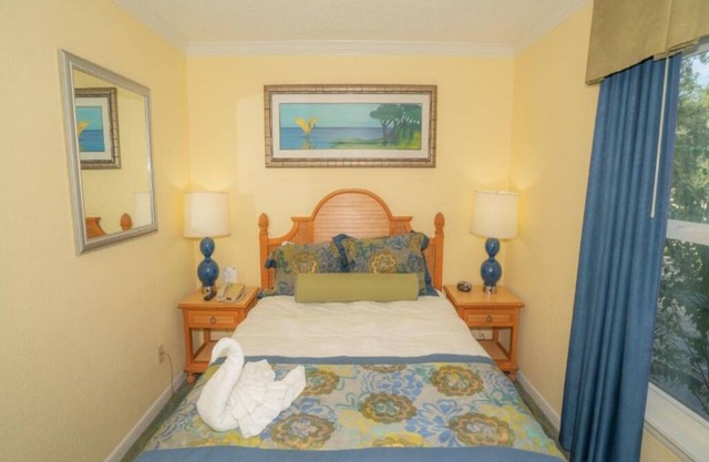 Comfy 2BR Suite, Free Shuttle, Parking, 4 Pools, Mini Golf