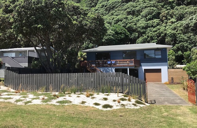 COMFY BEACHFRONT FAMILY BACH