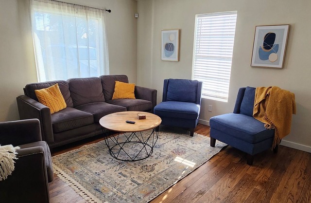 Comfy Casita by the Park, 5min from Texas Tech