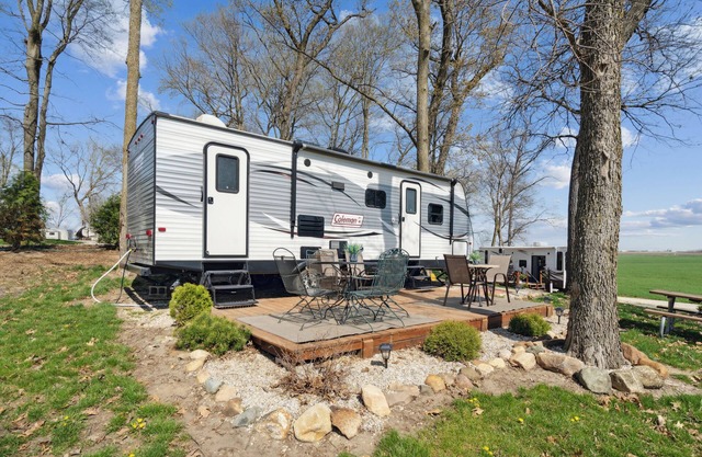 Comfy Coleman rental camper in Delhi, IA