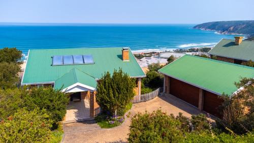 Comfy Holiday Home - Sleeps 8 - Central Wilderness