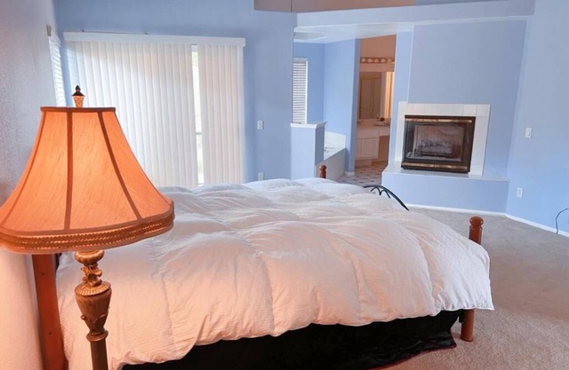 Comfy Master Room in Riverside
