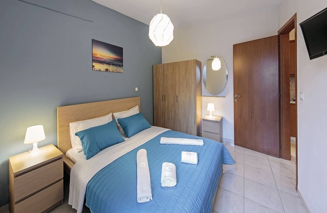 Comfy & quiet apt, 2 minutes away from the beach!