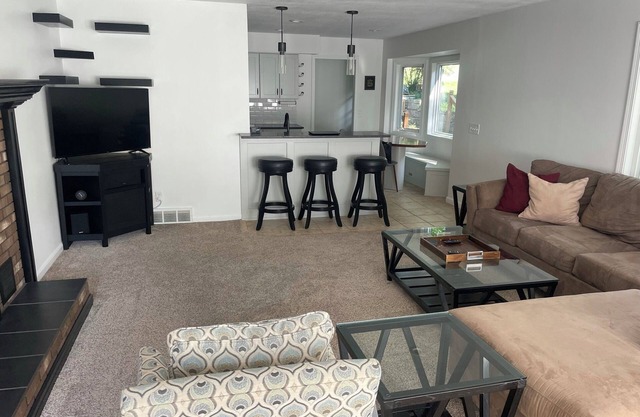 Comfy ranch home close to Downtown Grand Rapids