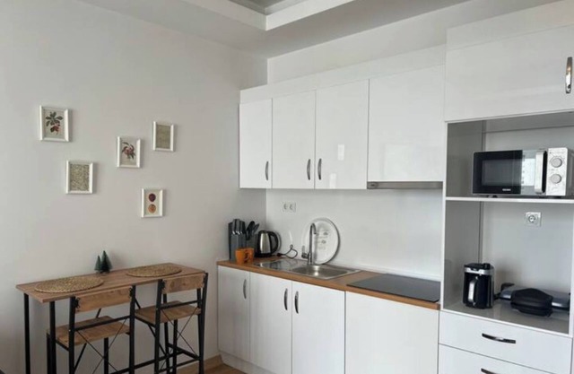 Comfy & Spacious 2BR&1 LivingRoom Residence House