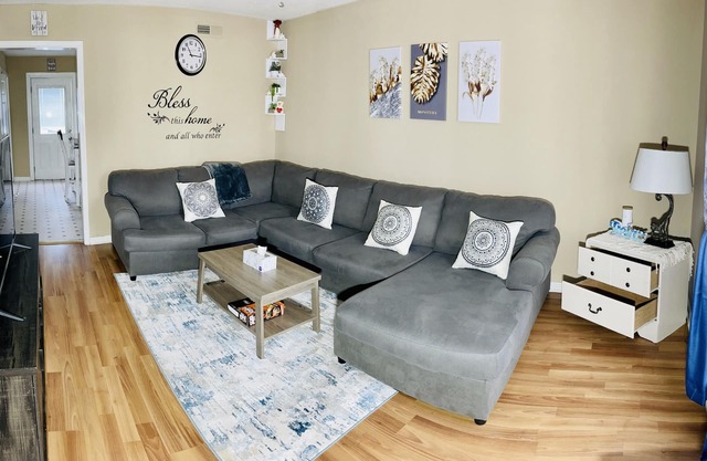 ComfyCozy 2-bedroom townhome near FT. Campbell