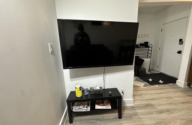 Commercial Drive Middle Unit
