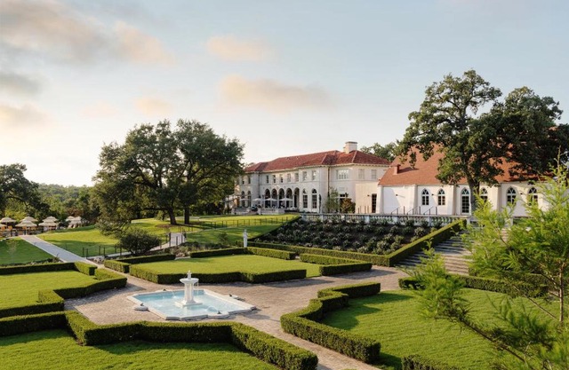Commodore Perry Estate, Auberge Collection