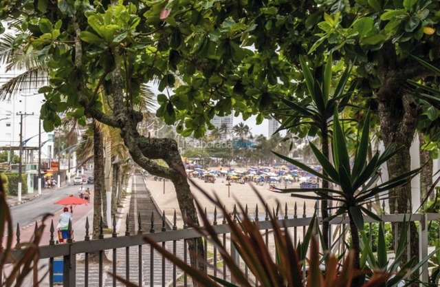 Complete Apartment with barbecue Praia Pitangueiras/Enseada beach